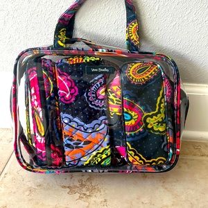 NWT: Vera Bradley cosmetics travel bag.